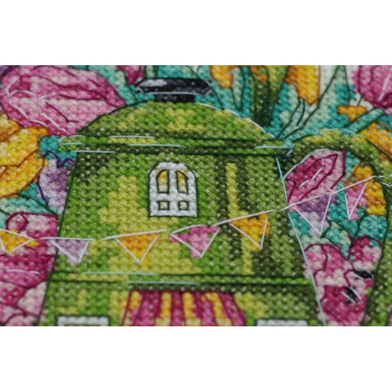 Cross-stitch kits Berry cupcakes