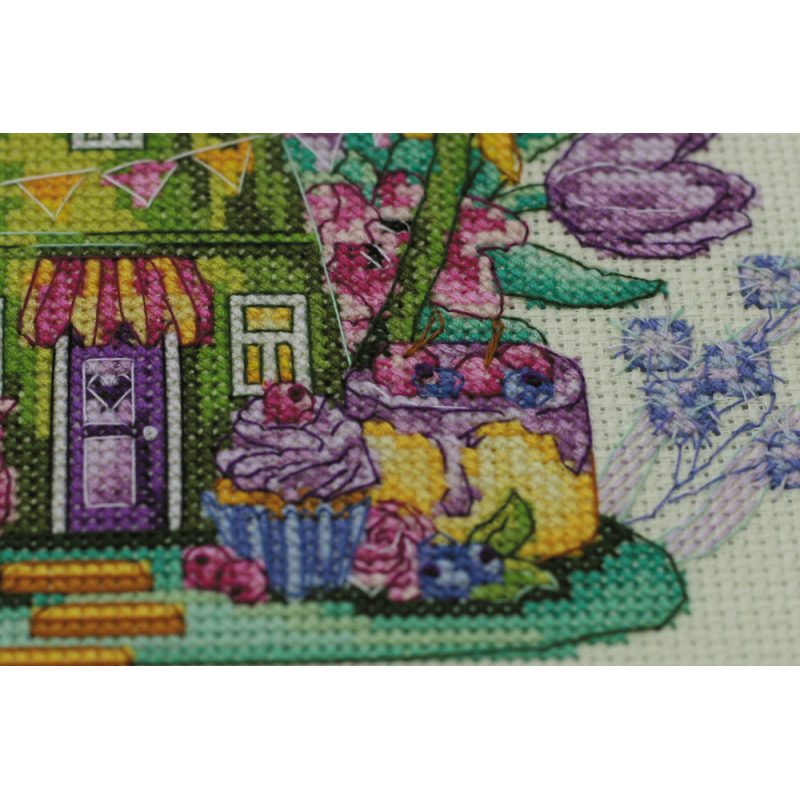 Cross-stitch kits Berry cupcakes