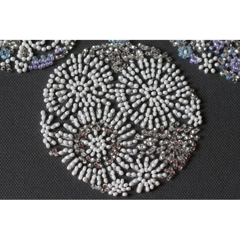 Mid-sized bead embroidery kit Lace balls