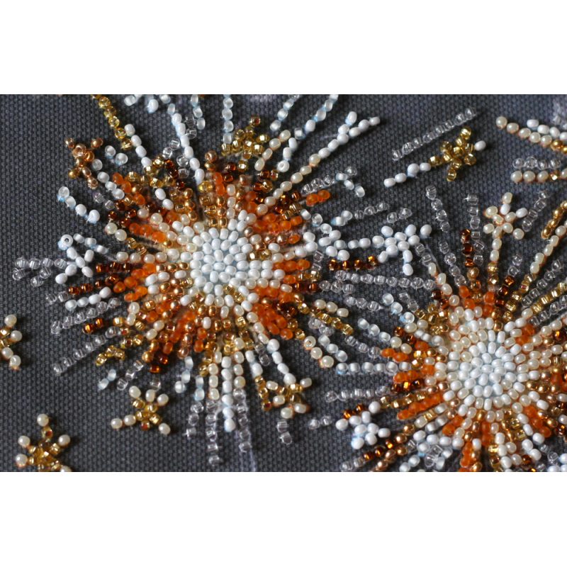 Mid-sized bead embroidery kit Bengal lights