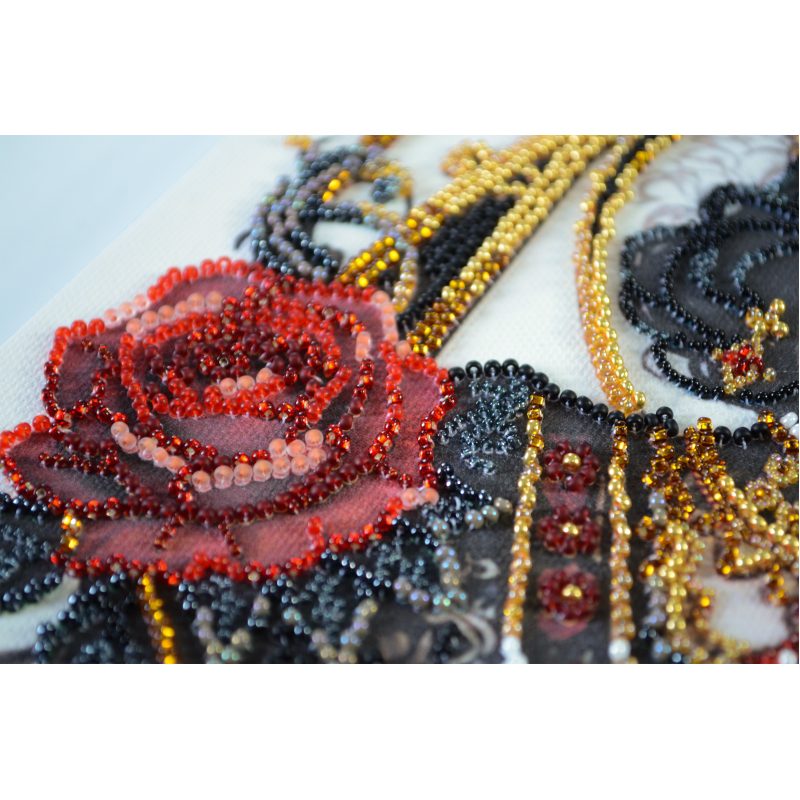 Main Bead Embroidery Kit Queen of hearts