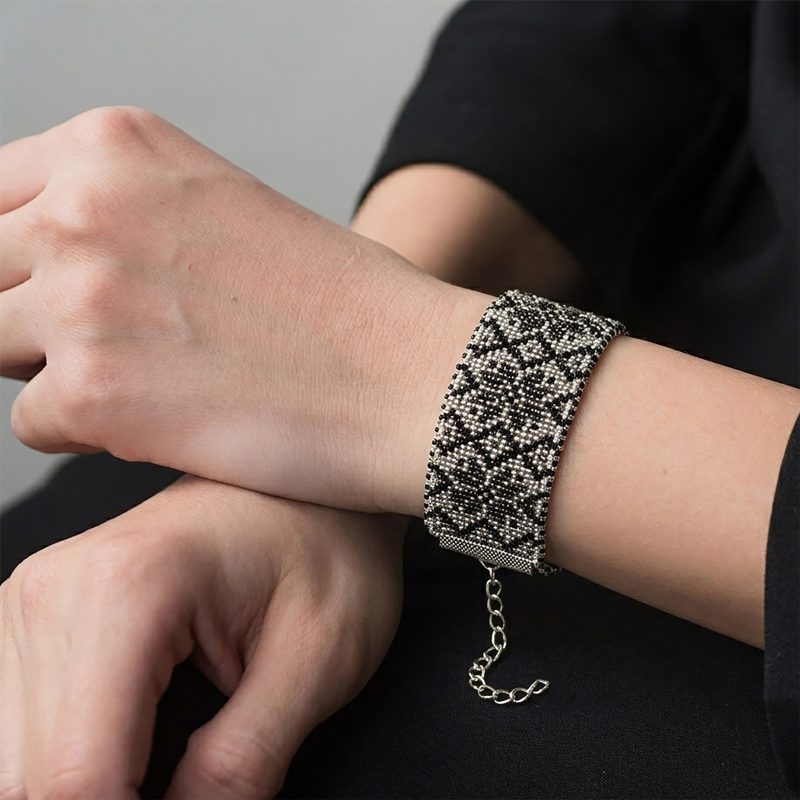 Main Bead Embroidery Kit Collar “Tradition in Beads”