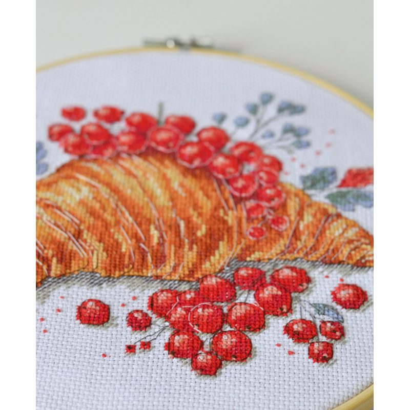 Cross-stitch kits Redcurrant Croissant