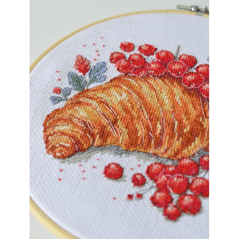 Cross-stitch kits Redcurrant Croissant