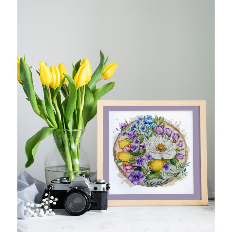 Cross-stitch kits A floral moment