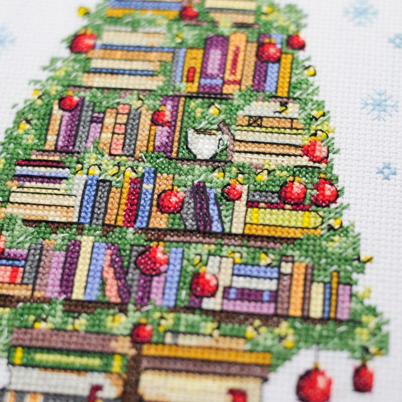 Cross-stitch kits Reader's Christmas tree