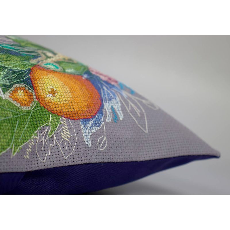 Cross-stitch kits An exquisite holiday