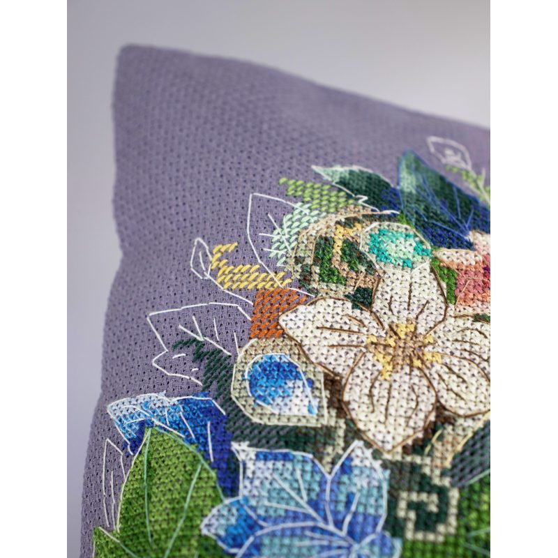 Cross-stitch kits An exquisite holiday