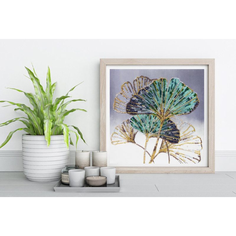 Mid-sized bead embroidery kit Emerald leaves