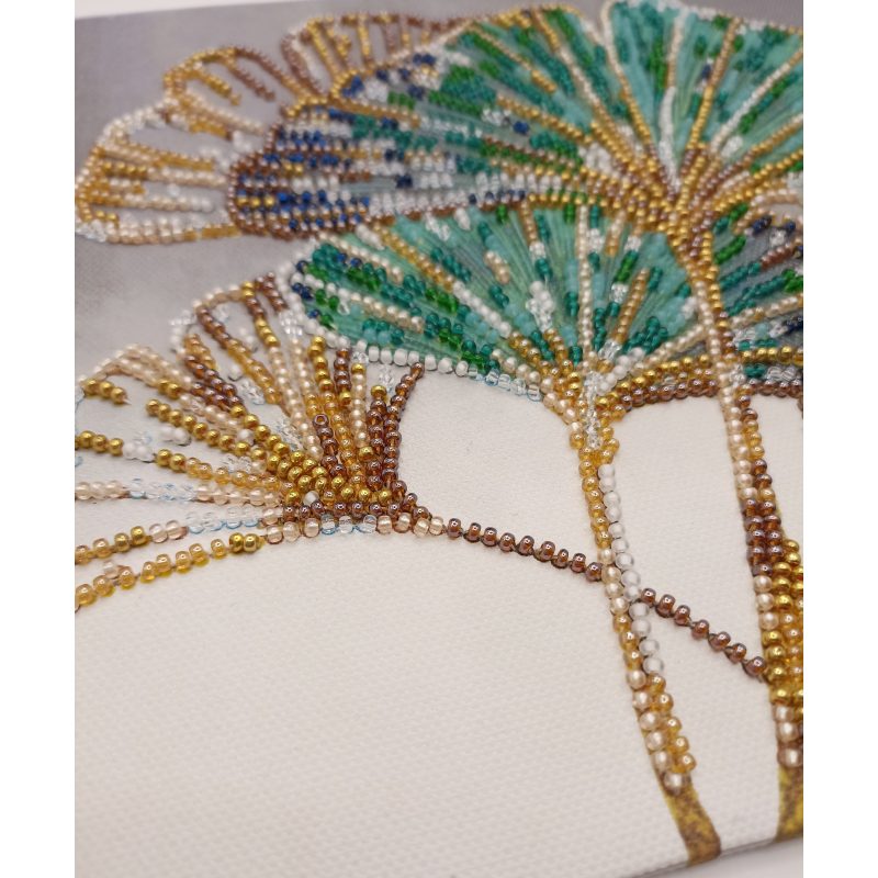 Mid-sized bead embroidery kit Emerald leaves