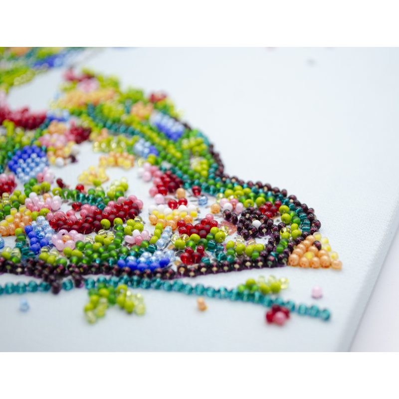 Mid-sized bead embroidery kit A singing bird