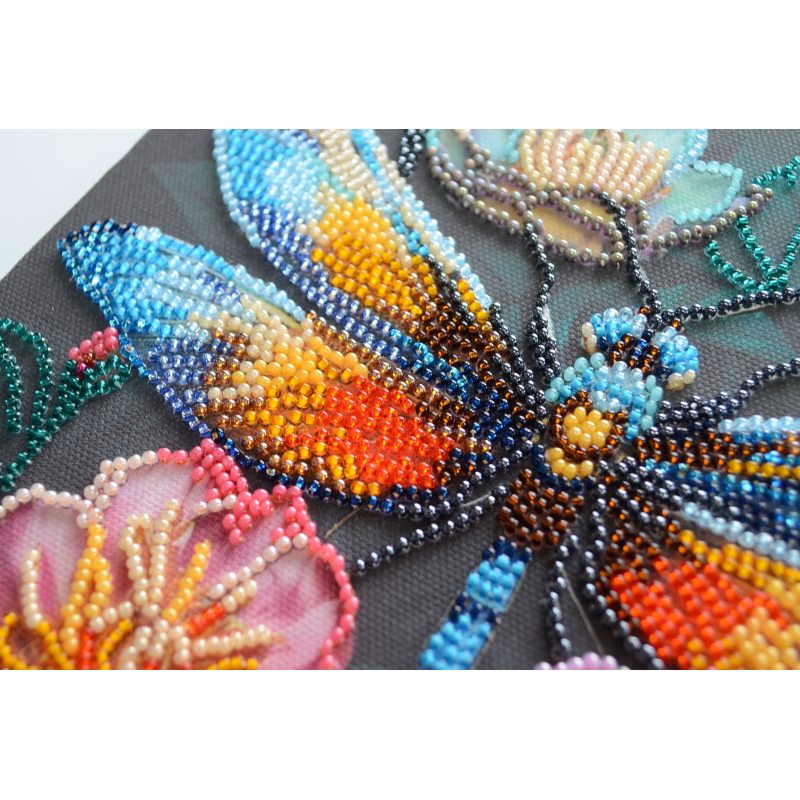 Mid-sized bead embroidery kit Flickering wings