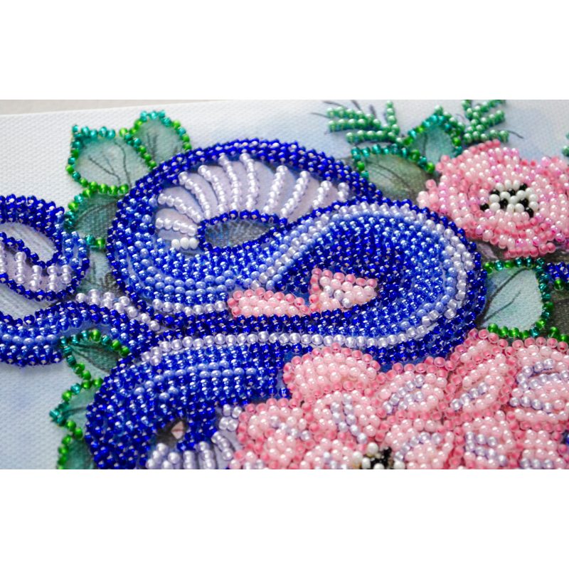 Mid-sized bead embroidery kit Embrace of nature