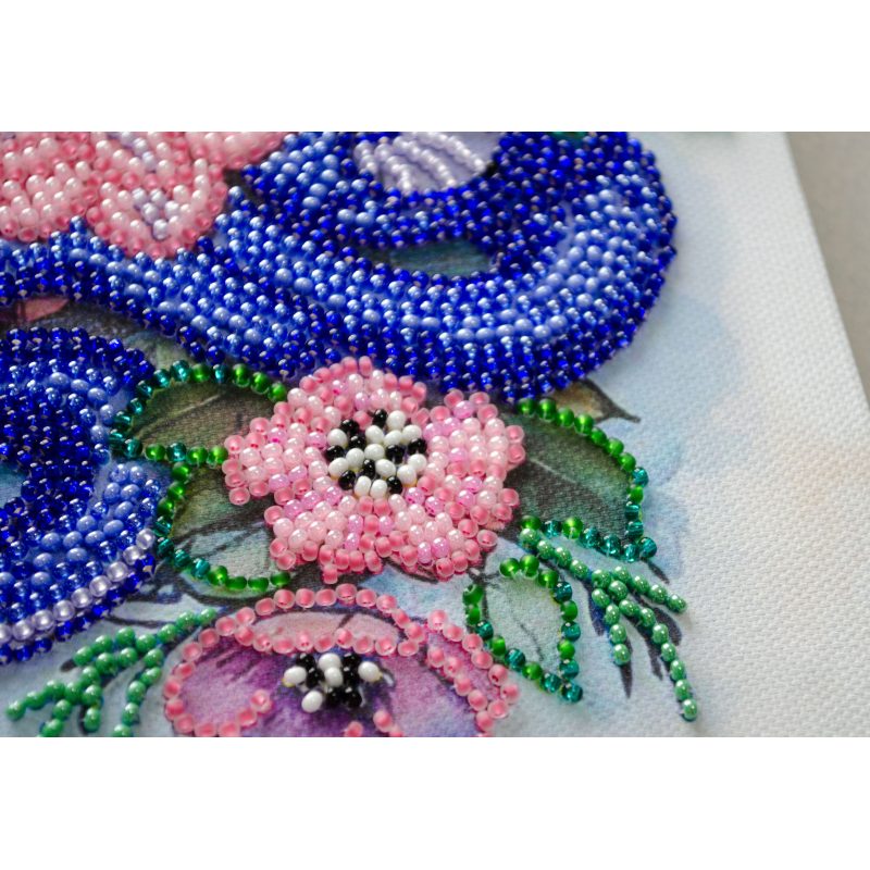 Mid-sized bead embroidery kit Embrace of nature