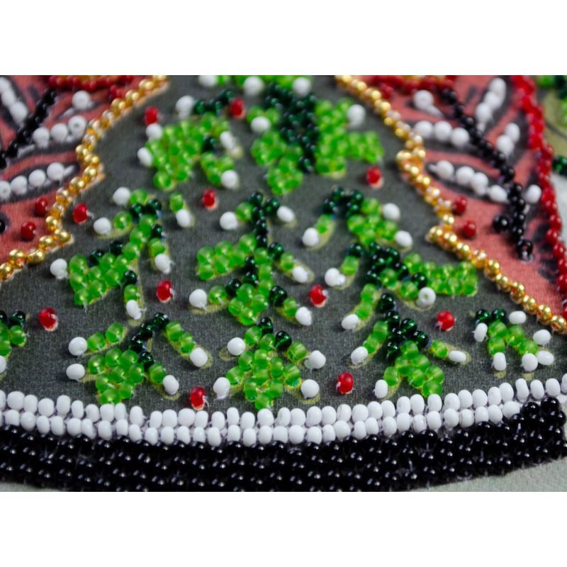 Mid-sized bead embroidery kit Guardian of the Christmas Miracle