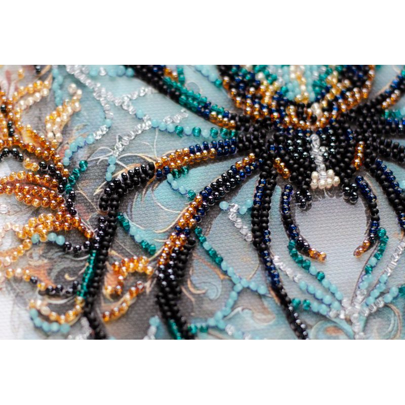 Mid-sized bead embroidery kit Crystal Web