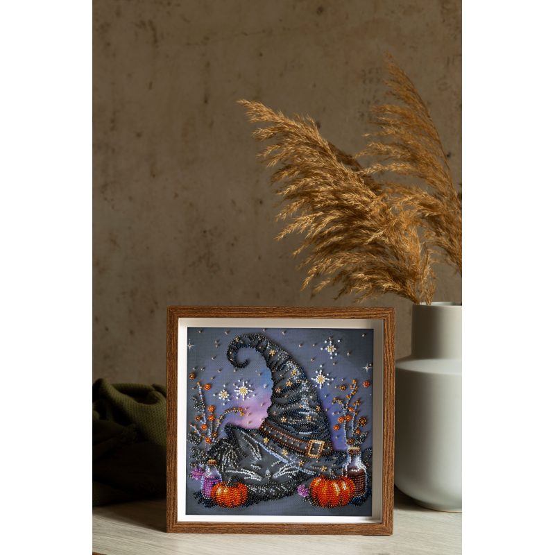 Mid-sized bead embroidery kit Dream of the Witch
