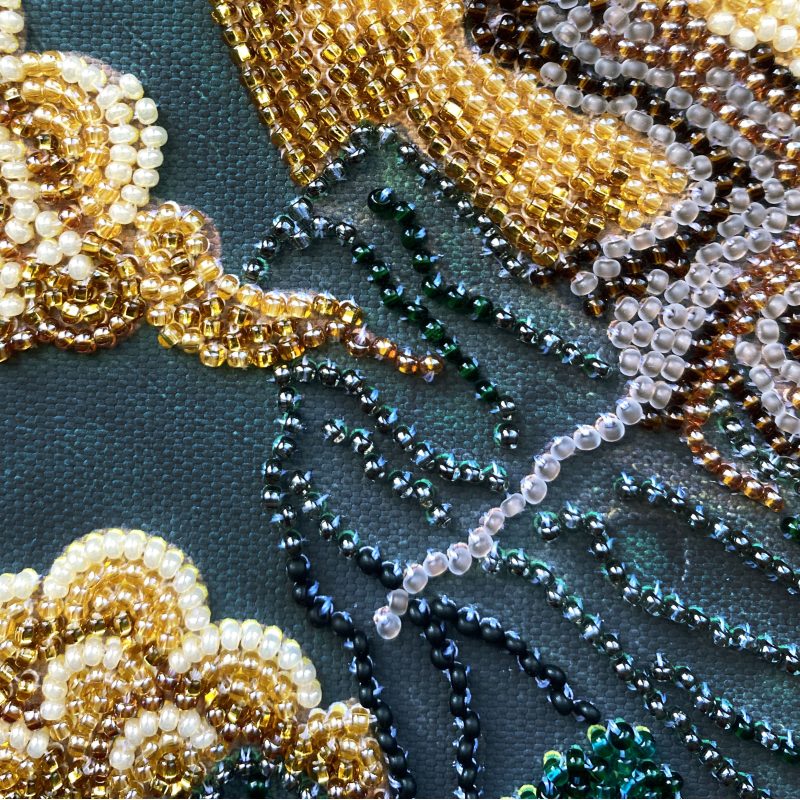 Mid-sized bead embroidery kit Tree of Wisdom