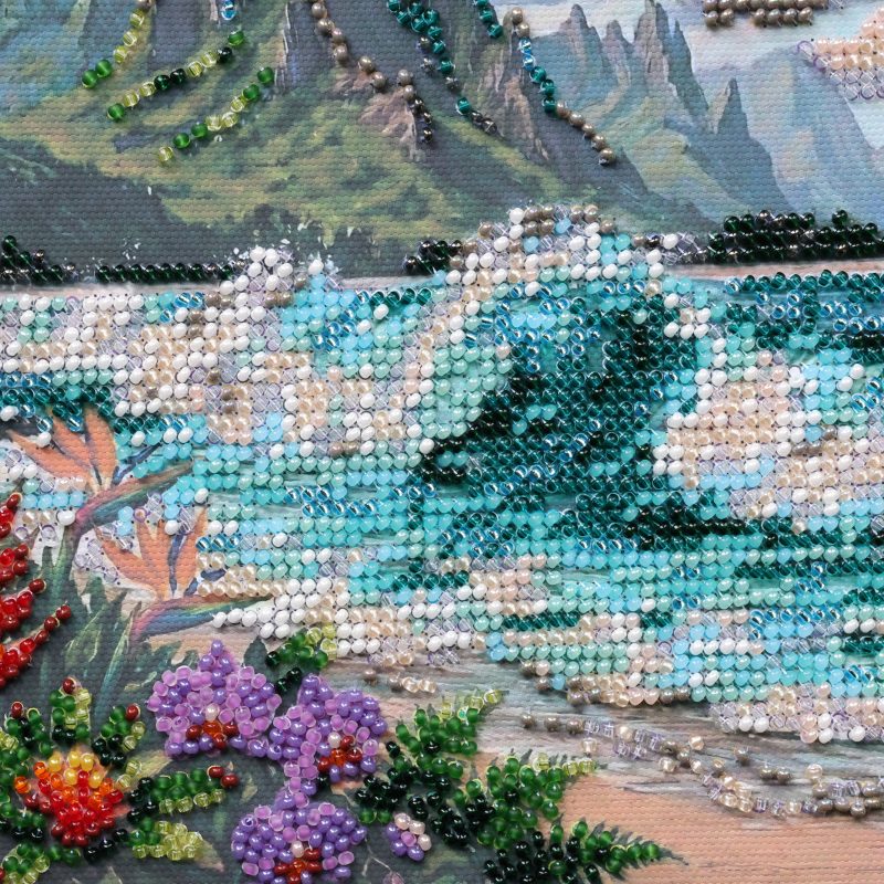 Mid-sized bead embroidery kit Blue Lagoon
