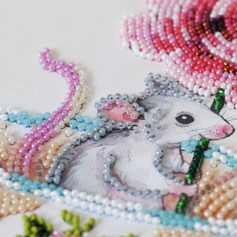 Mid-sized bead embroidery kit A touch of spring