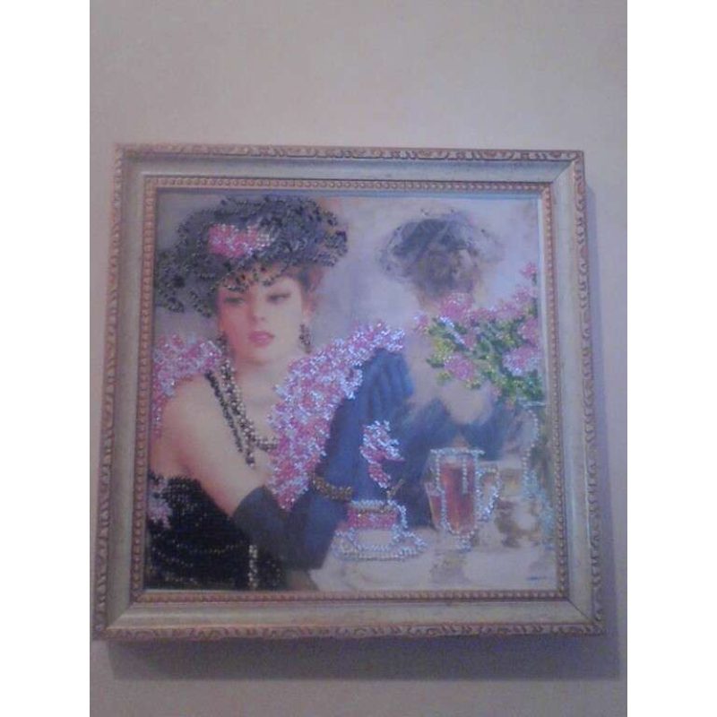 Charts on artistic canvas The Parisian Woman