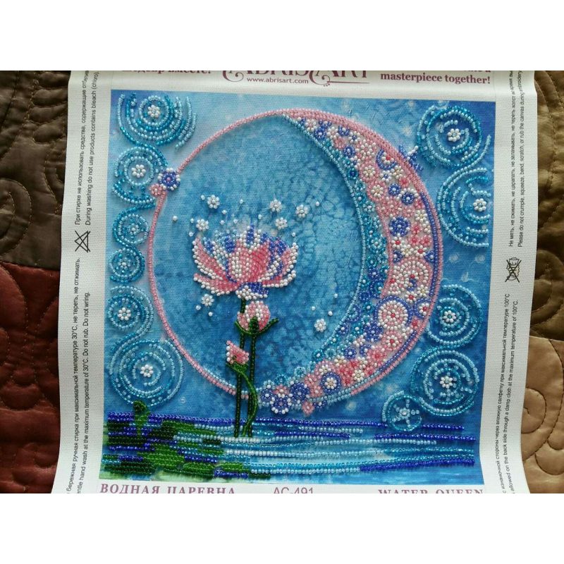 Charts on artistic canvas Water queen