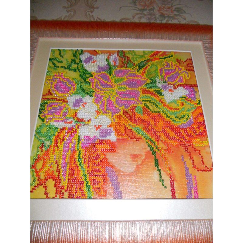 Charts on artistic canvas Autumn Girl