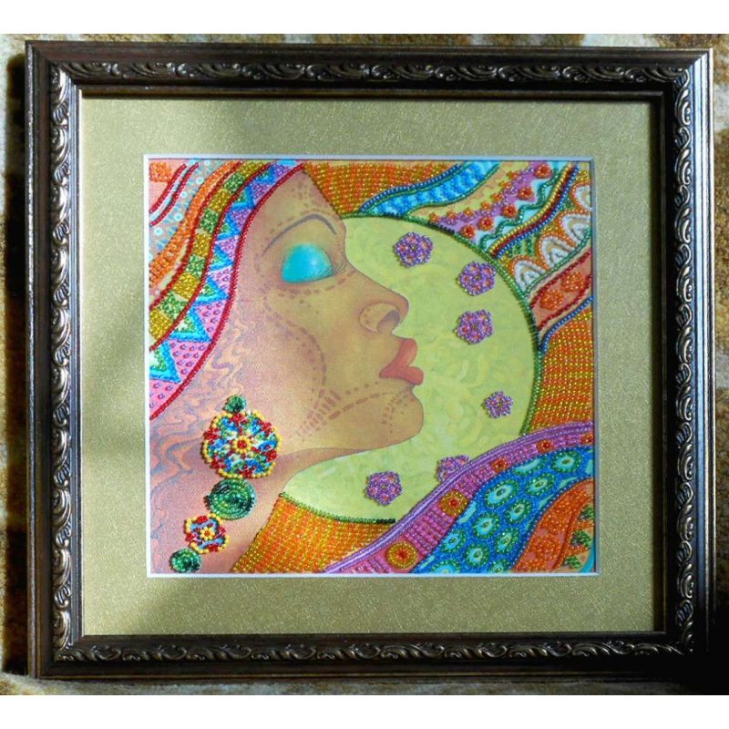 Charts on artistic canvas African girl