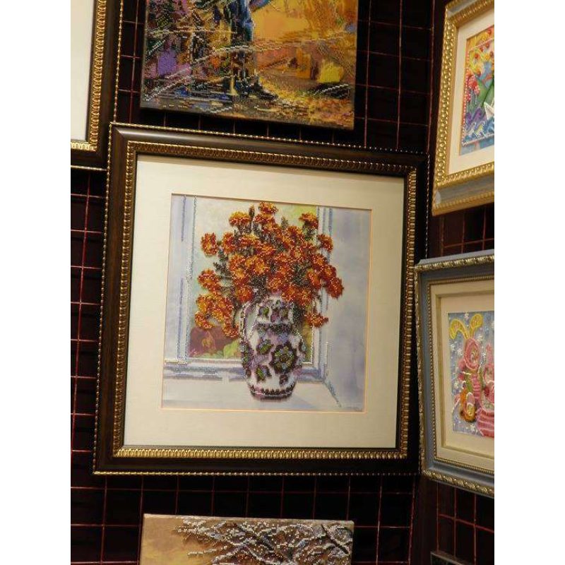 Charts on artistic canvas Carpathian flowers