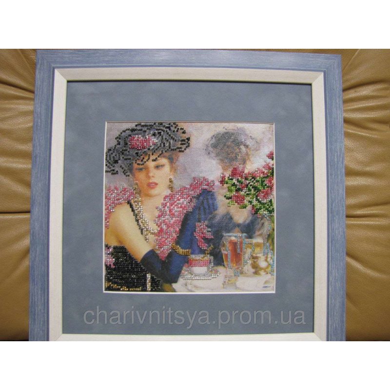 Charts on artistic canvas The Parisian Woman