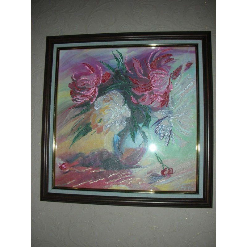 Charts on artistic canvas Picturesque peonies