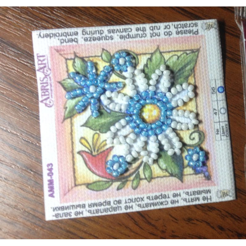 Mini Magnets Bead embroidery kit Guessing on a camomile