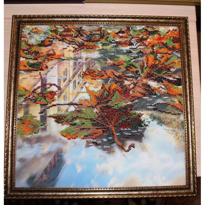 Charts on artistic canvas Puddle's reflections