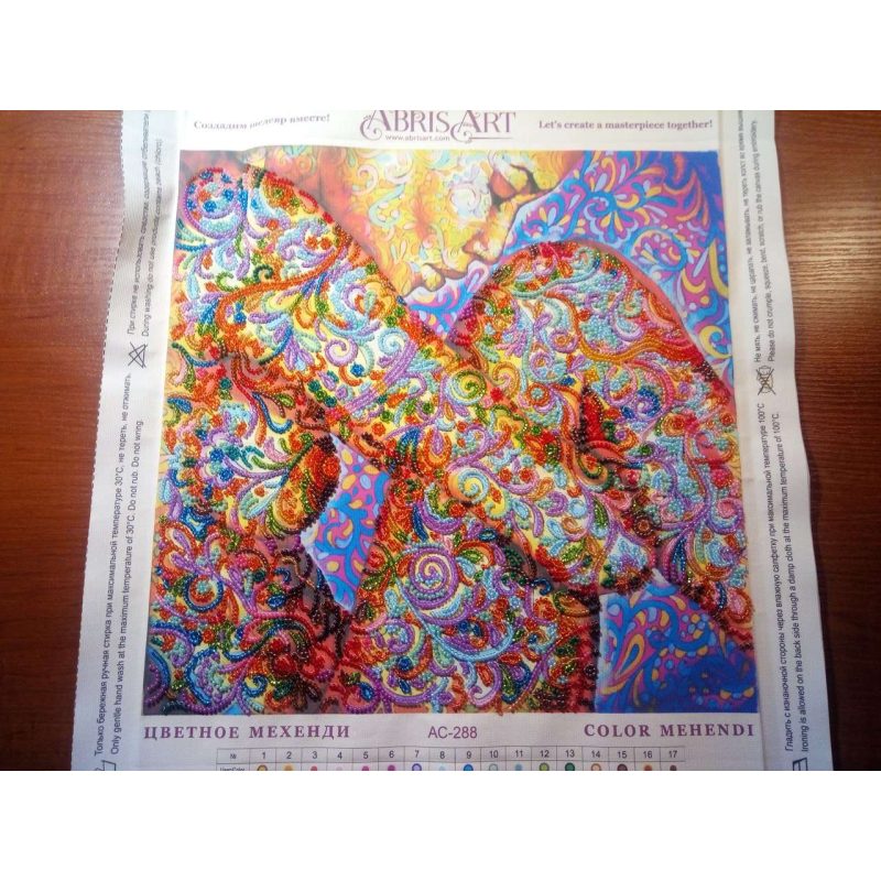 Charts on artistic canvas Color mehendi