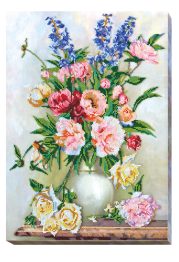 Main Bead Embroidery Kit Cream bunch