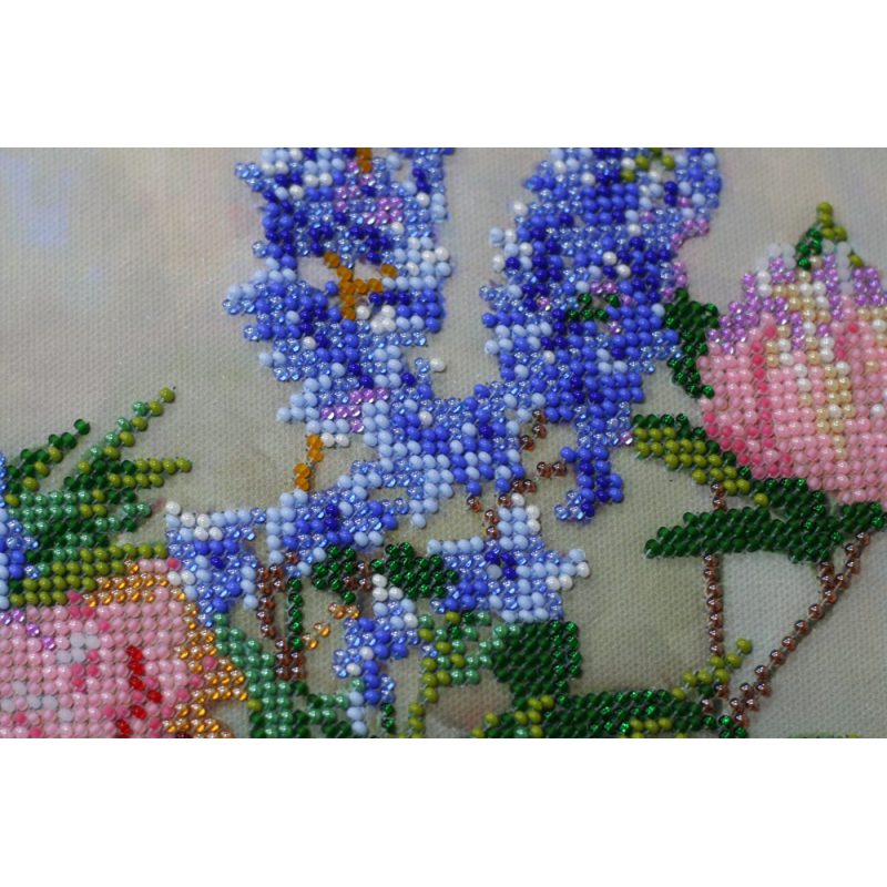 Main Bead Embroidery Kit Cream bunch