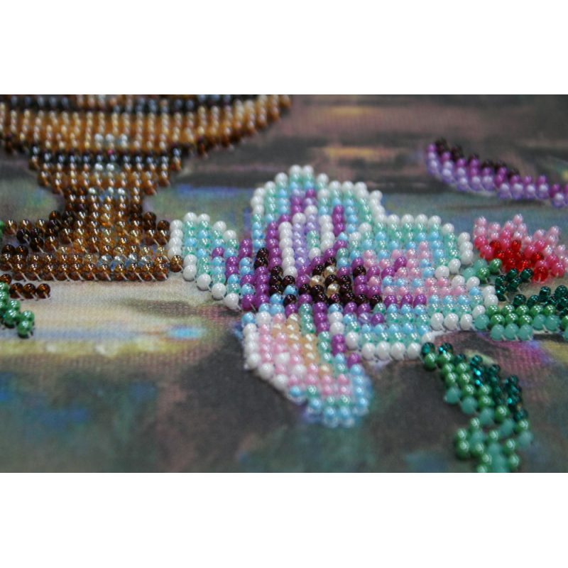 Main Bead Embroidery Kit Pearlescent glow