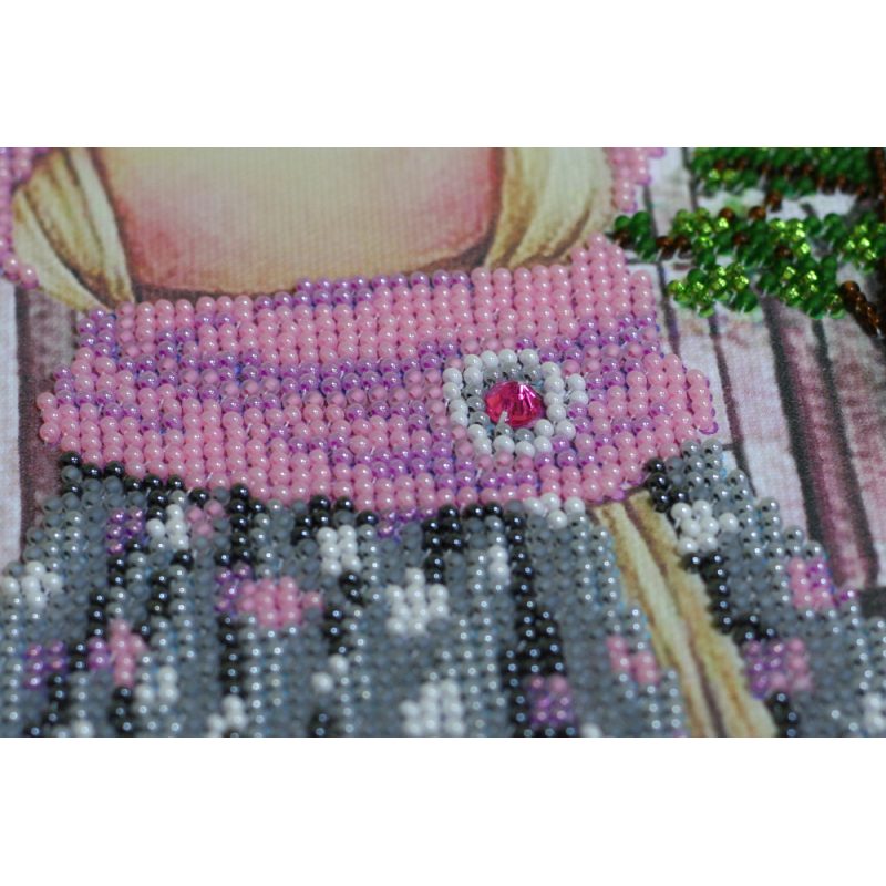Main Bead Embroidery Kit Having a dessert