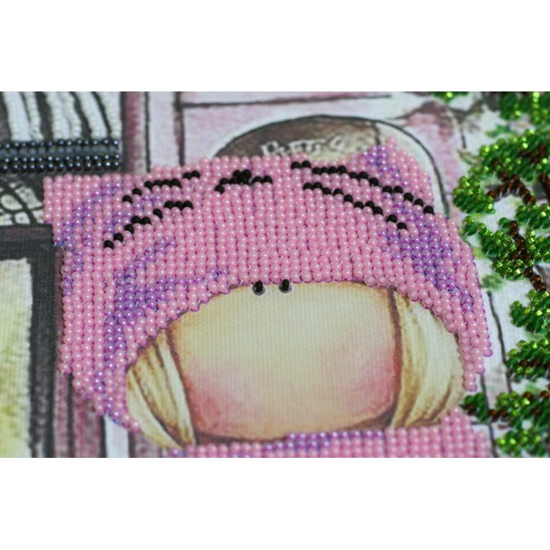 Main Bead Embroidery Kit Having a dessert