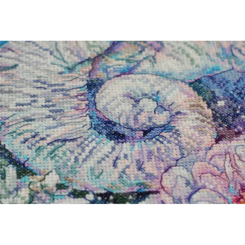 Cross-stitch kits White Legends