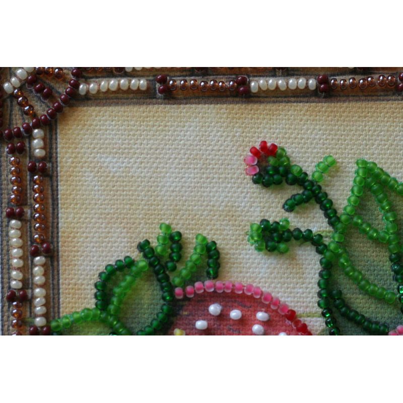 Mini Bead embroidery kit Ripe strawberry