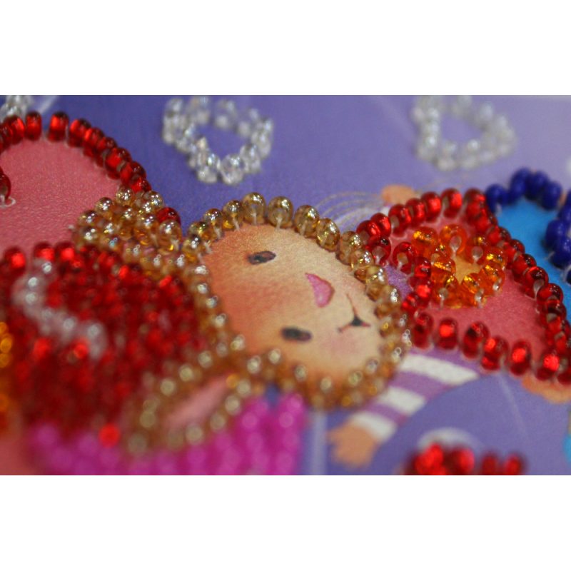 Magnets Bead embroidery kit Enamored rabbit