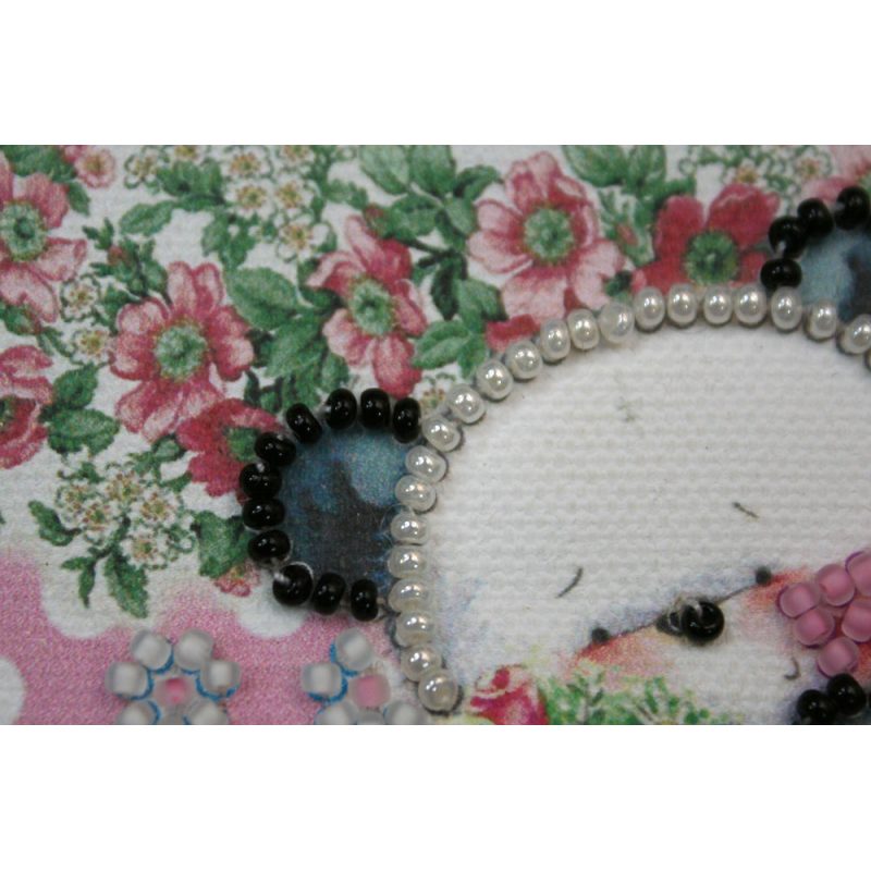 Magnets Bead embroidery kit Bear and Camomiles