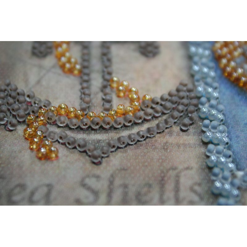 Mid-sized bead embroidery kit Seven seas