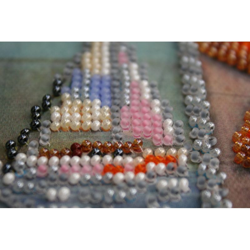 Mid-sized bead embroidery kit Seven seas