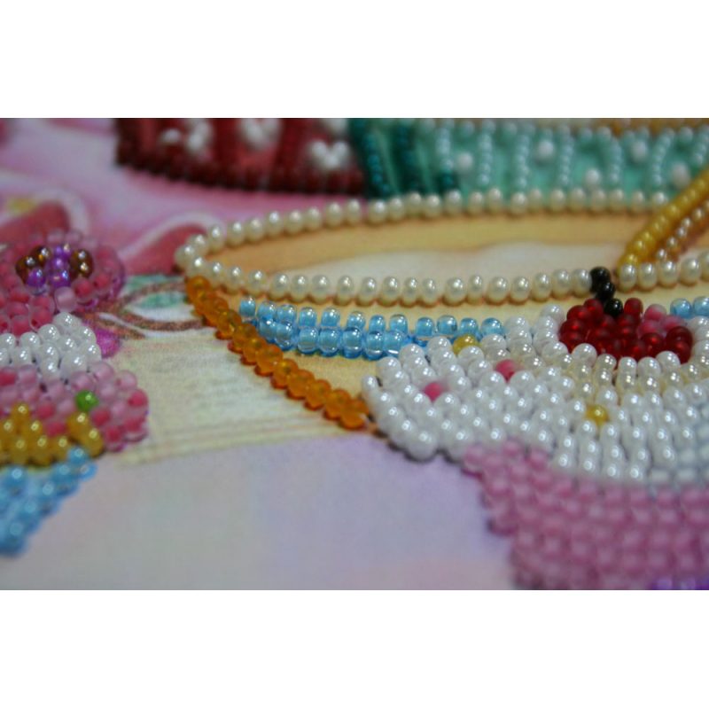 Mid-sized bead embroidery kit Baked with love