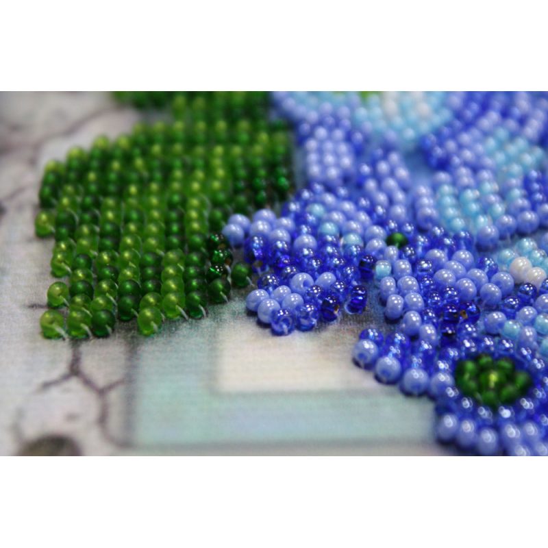Mid-sized bead embroidery kit Gentle hydrangeas