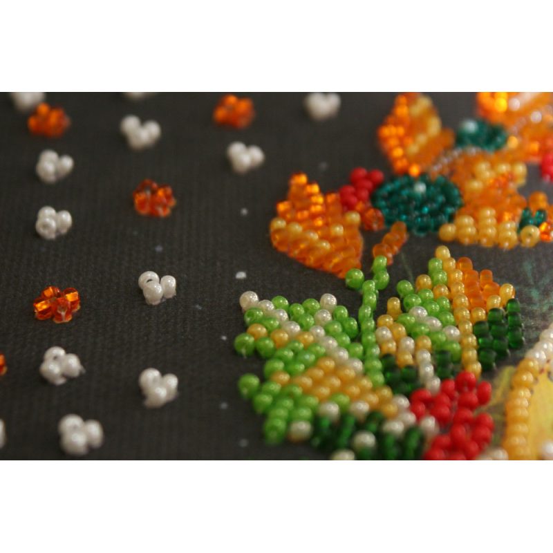 Mid-sized bead embroidery kit Tale rises