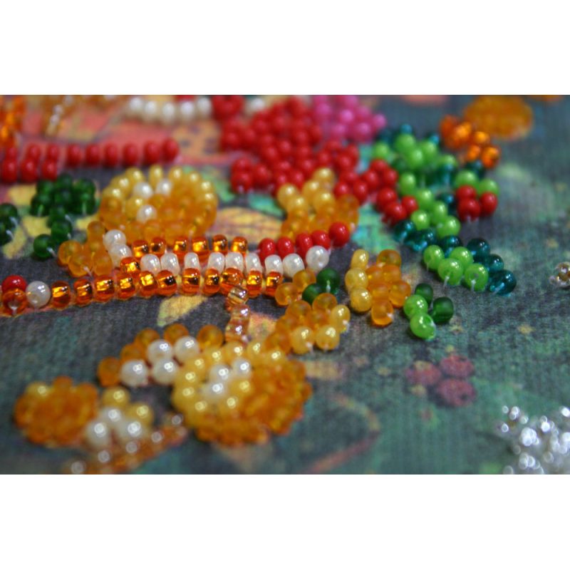 Mid-sized bead embroidery kit Tale rises