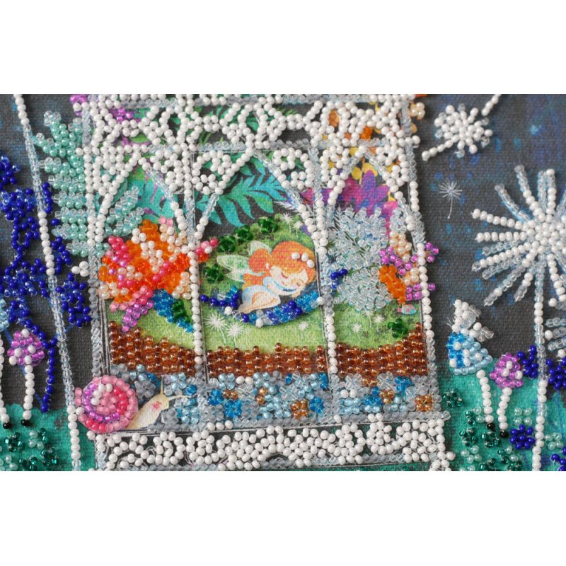 Mid-sized bead embroidery kit The cradle of dreams